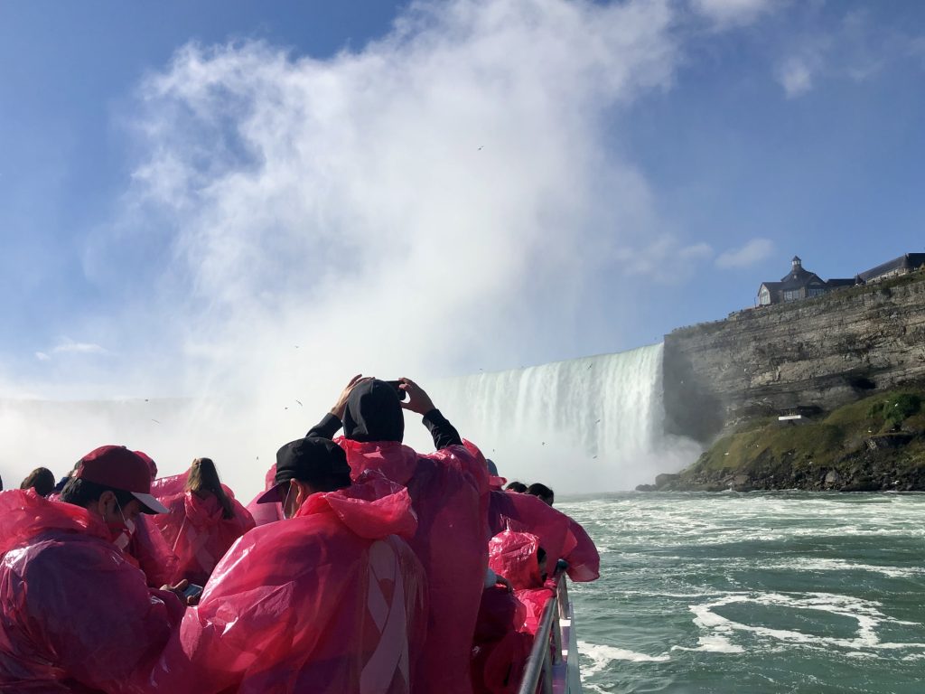 tourists on maid of the mist taking photos of niag 2023 11 27 05 33 00 utc